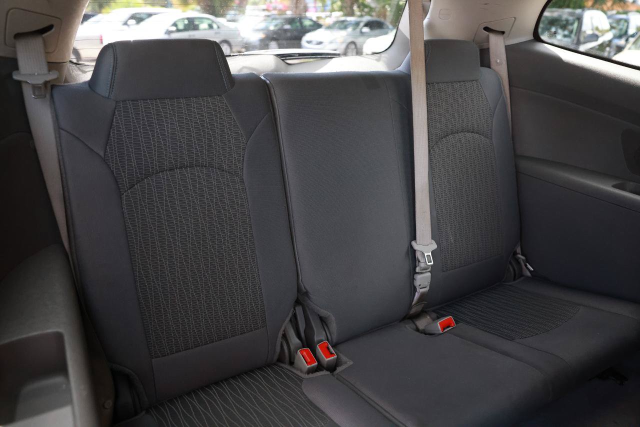 Used 2015 Chevrolet Traverse LT FWD image 24