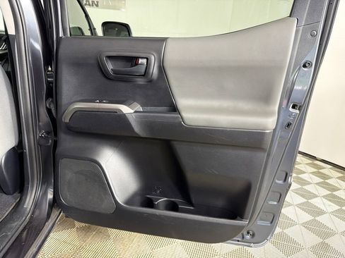 Used 2021 Toyota Tacoma SR5 RWD image 16