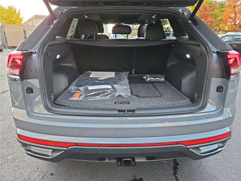 New 2026 Volkswagen Atlas Cross Sport SE image 5