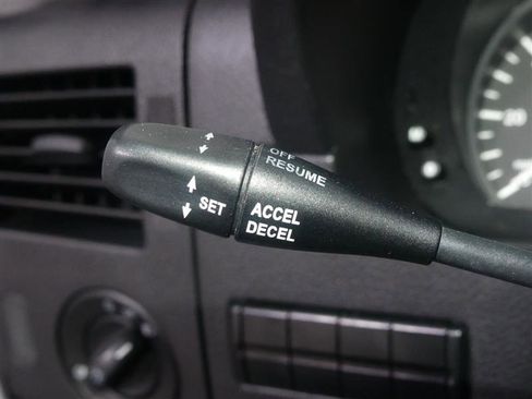 Used 2015 Mercedes-Benz Sprinter 2500 image 25