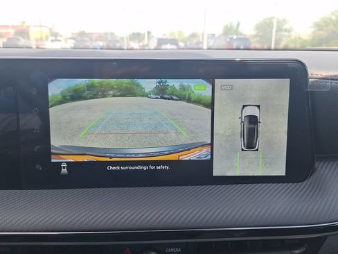 Certified 2025 Nissan Kicks SR FWD image 21