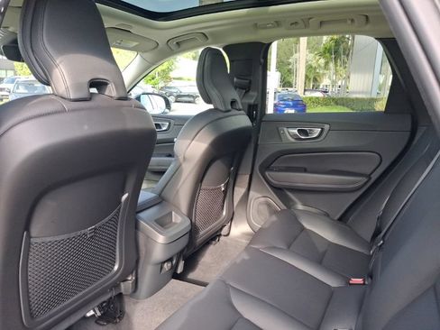 Used 2024 Volvo XC60 B5 Plus AWD/4WD image 7