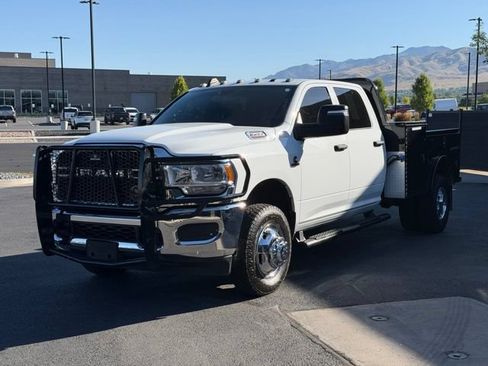 Used 2023 RAM 3500 Tradesman w/ Chrome Appearance Group AWD/4WD image 13