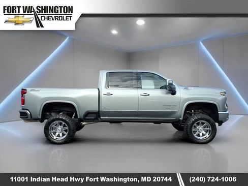 Used 2024 Chevrolet Silverado 2500 LTZ w/ LTZ Convenience Package AWD/4WD image 2