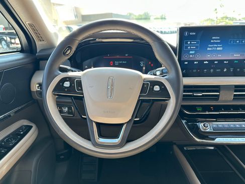 Used 2023 Lincoln Corsair FWD image 21