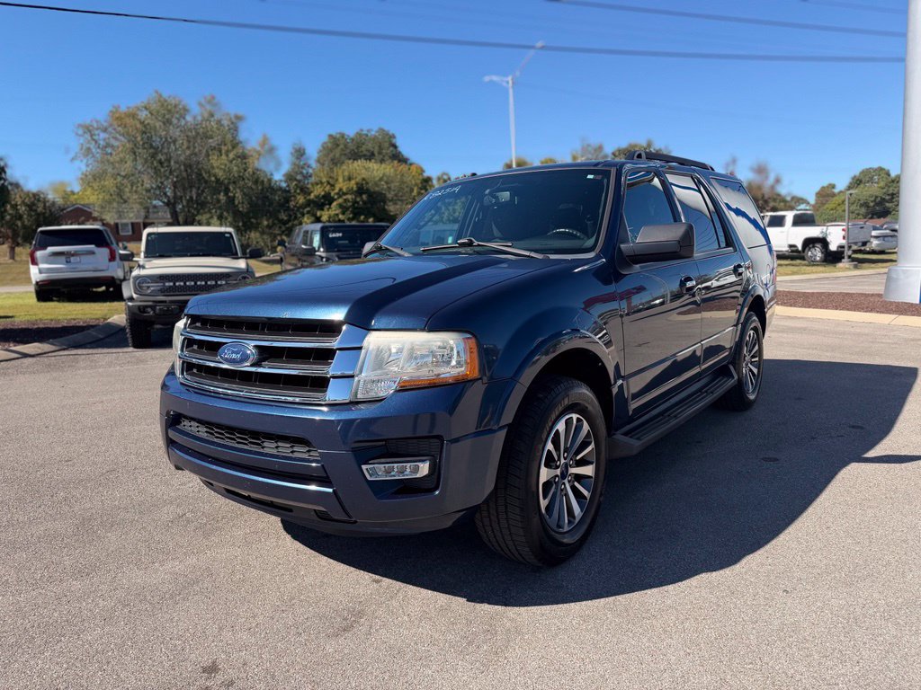 Used 2017 Ford Expedition XLT RWD image 3