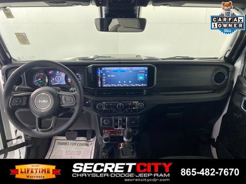 Used 2024 Jeep Wrangler Unlimited Rubicon 4xe w/ Technology Group AWD/4WD image 28