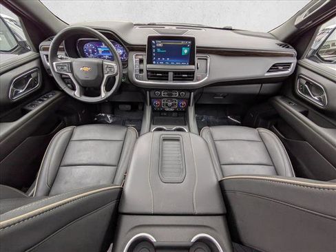 Used 2024 Chevrolet Suburban Premier image 23