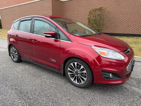 Used 2017 Ford C-MAX Energi Titanium w/ Equipment Group 501A image 15
