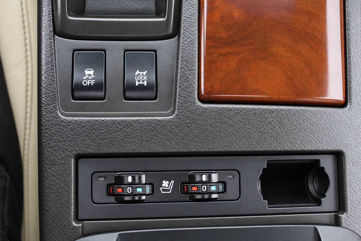 Used 2013 Lexus RX 350 AWD w/ Premium Pkg image 17