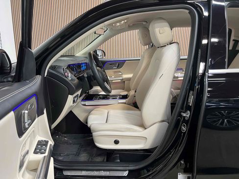 Used 2020 Mercedes-Benz GLB 250 image 4