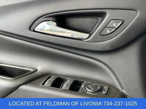 Used 2023 Chevrolet Equinox LT FWD image 22