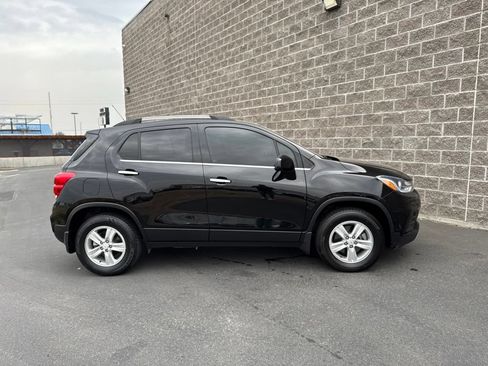 Used 2019 Chevrolet Trax LT w/ LT Convenience Package AWD/4WD image 4