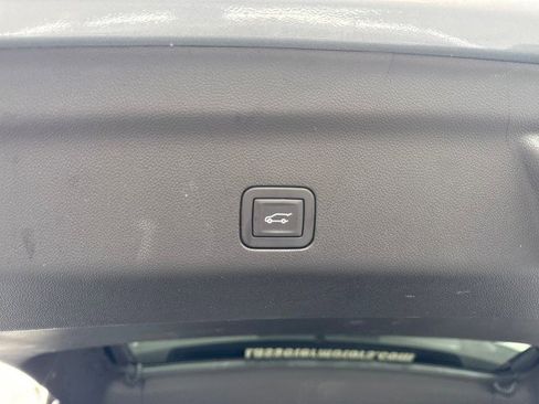 Used 2025 Chevrolet Tahoe Premier image 19