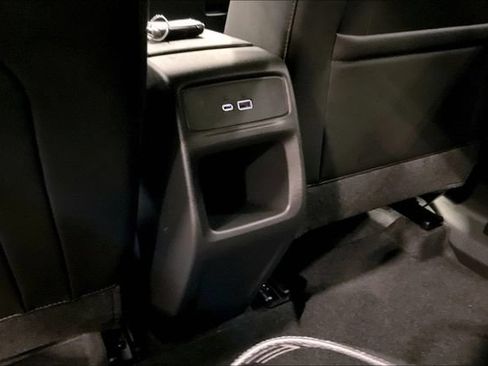 Used 2024 Chevrolet Trax RS FWD image 35