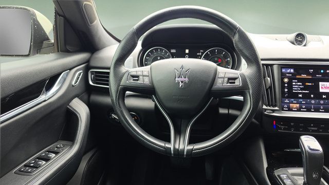 Used 2023 Maserati Levante Modena AWD/4WD image 12