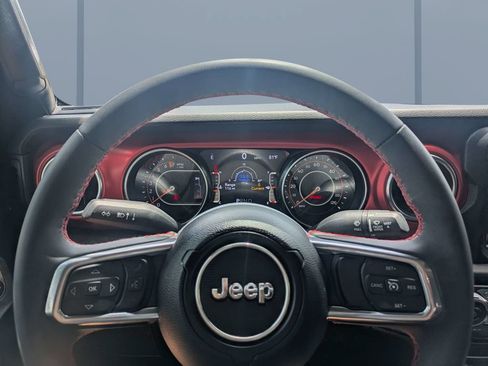 Used 2023 Jeep Gladiator Rubicon AWD/4WD image 29
