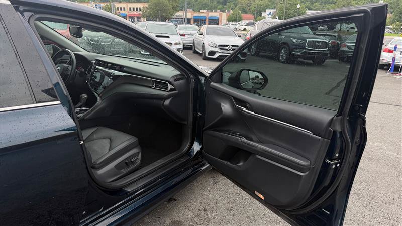 Used 2019 Toyota Camry XSE FWD image 33