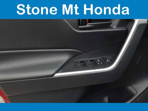 Used 2020 Toyota RAV4 LE AWD/4WD image 19
