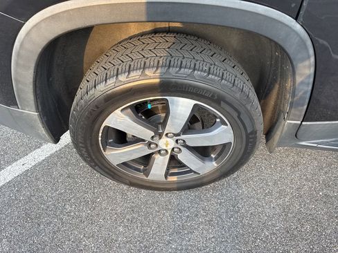 Used 2018 Chevrolet Traverse LT image 10