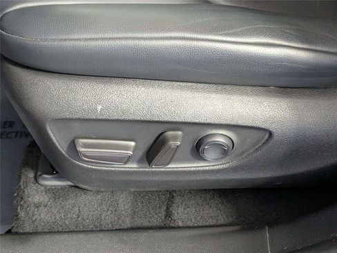 Used 2022 Toyota Highlander XLE image 15