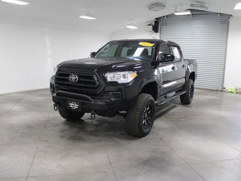 Used 2023 Toyota Tacoma SR image 4
