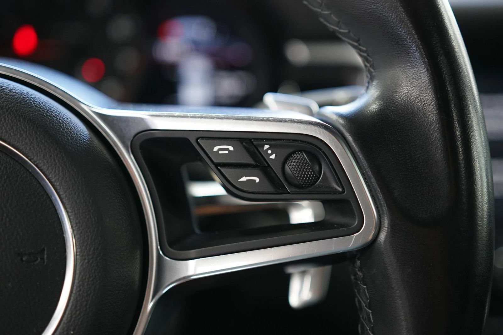 Used 2019 Porsche Macan AWD/4WD image 29