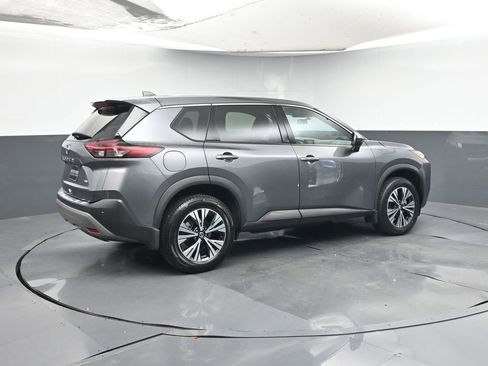 Used 2021 Nissan Rogue SV image 5