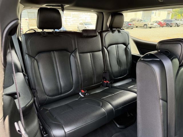 Used 2022 Jeep Wagoneer Series I AWD/4WD image 12
