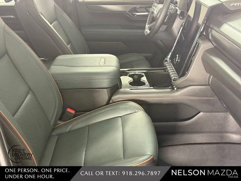 Used 2025 GMC Yukon AT4 w/ AT4 Premium Plus Package AWD/4WD image 48