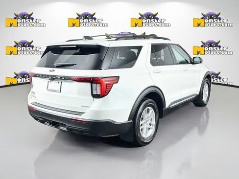 Used 2025 Ford Explorer Active AWD/4WD image 5