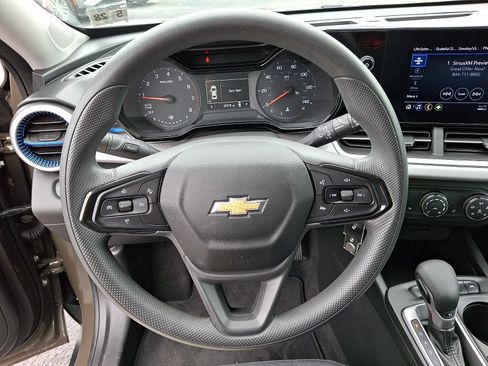 Certified 2024 Chevrolet Trax LS w/ LS Convenience Package FWD image 19