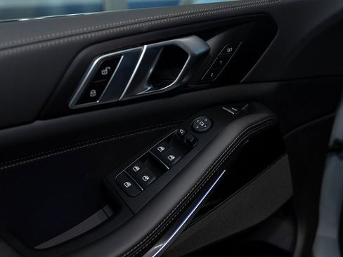 Used 2026 BMW X5 xDrive40i w/ M Sport Package image 13