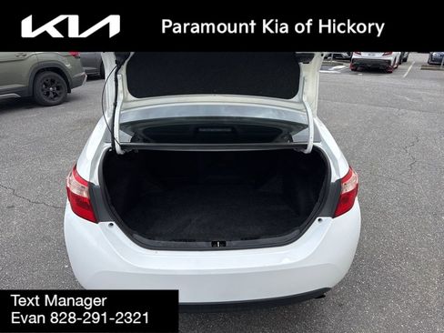 Used 2019 Toyota Corolla L image 9