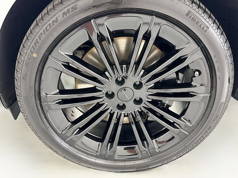 New 2026 Land Rover Range Rover Long Wheelbase Autobiography AWD/4WD image 28