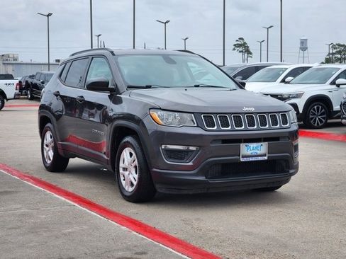 Used 2017 Jeep Compass Sport image 3