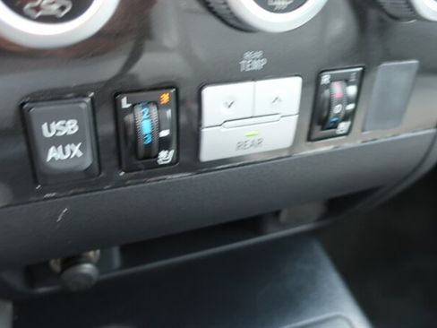 Used 2012 Toyota Sequoia Platinum AWD/4WD image 20