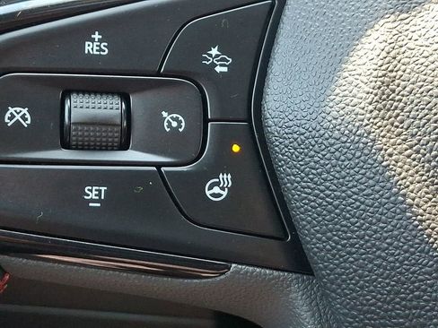 Certified 2024 Chevrolet Trax RS w/ Sunroof Package FWD image 29