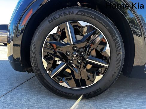 New 2025 Kia EV6 Wind image 8