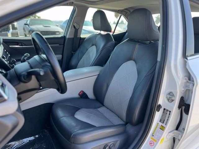Used 2018 Toyota Camry XLE w/ Audio Package FWD image 15