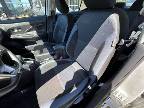 Used 2025 Nissan Versa SV FWD image 36