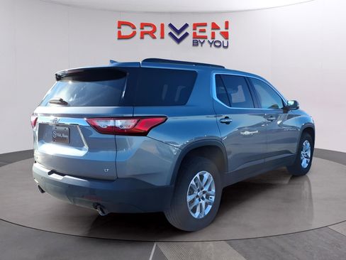 Used 2021 Chevrolet Traverse LT image 7