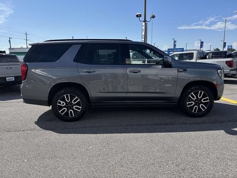 Used 2022 GMC Yukon AT4 w/ Technology Package AWD/4WD image 4