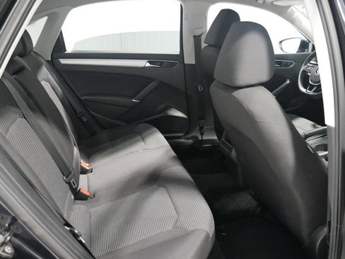 Used 2017 Volkswagen Passat 1.8T S image 17