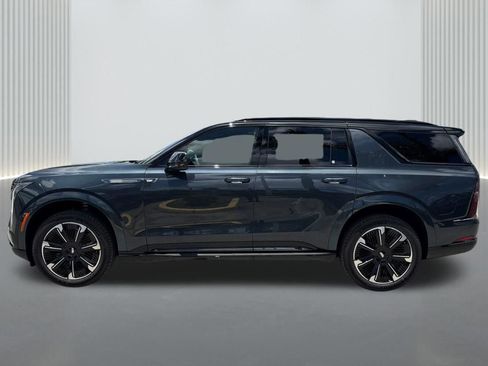 New 2026 Cadillac Escalade IQL Sport 2 w/ LPO, Etrunk Organizer Package AWD/4WD image 8