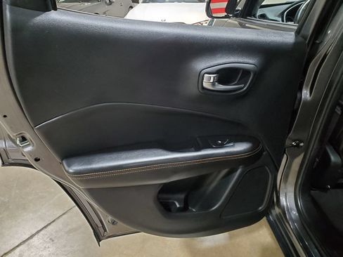 Used 2019 Jeep Compass Limited AWD/4WD image 24