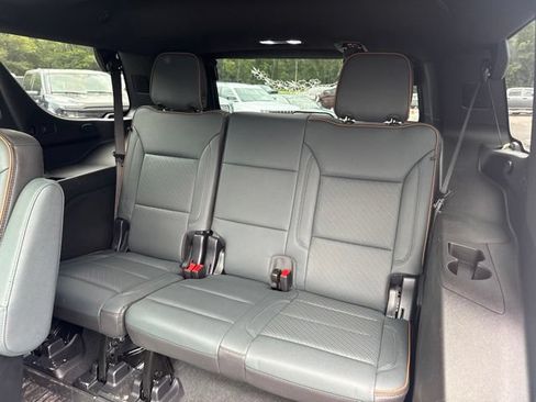 Used 2025 GMC Yukon AT4 w/ AT4 Premium Package AWD/4WD image 18
