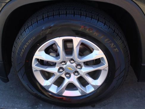 Used 2020 Chevrolet Traverse LS image 12