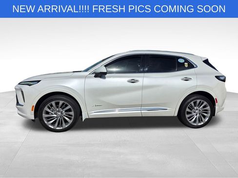 Used 2024 Buick Envision Avenir image 3