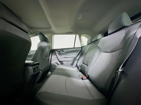 Used 2025 Toyota RAV4 XLE w/ Convenience Package image 28